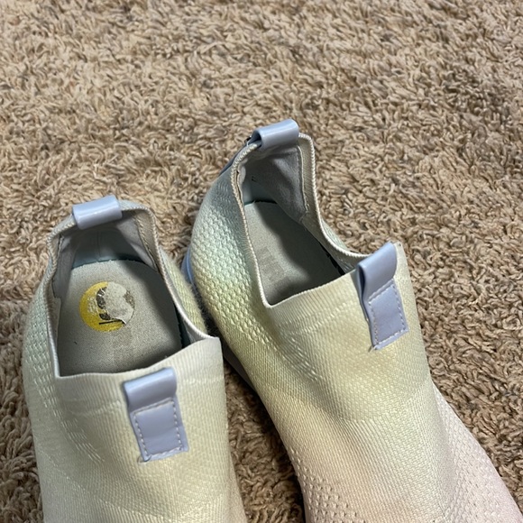 J/Slides gradient pastel tennis shoes, size 9 - Picture 11 of 13